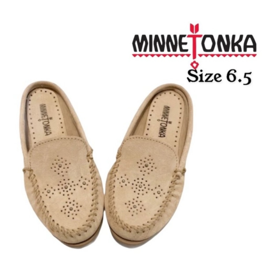 Minnetonka Moccasin Mules Suede Beige Neutral Slip-On Shoes Size 6.5
